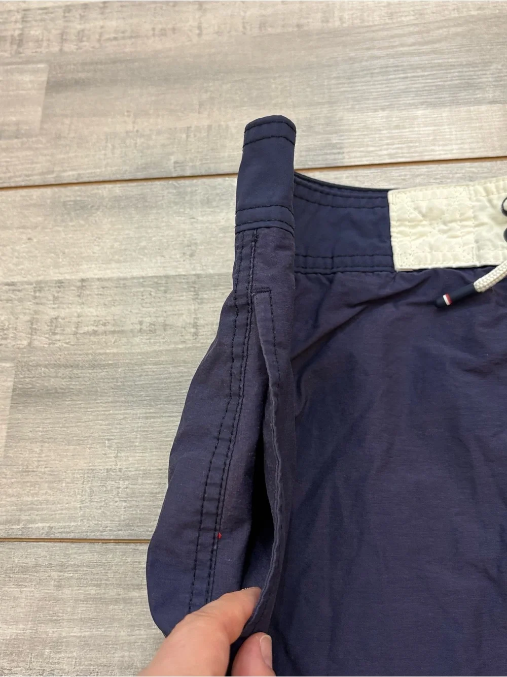 Tommy Hilfiger Mens Swim Trunks Size Small Board Shorts Spell Out Lined Blue